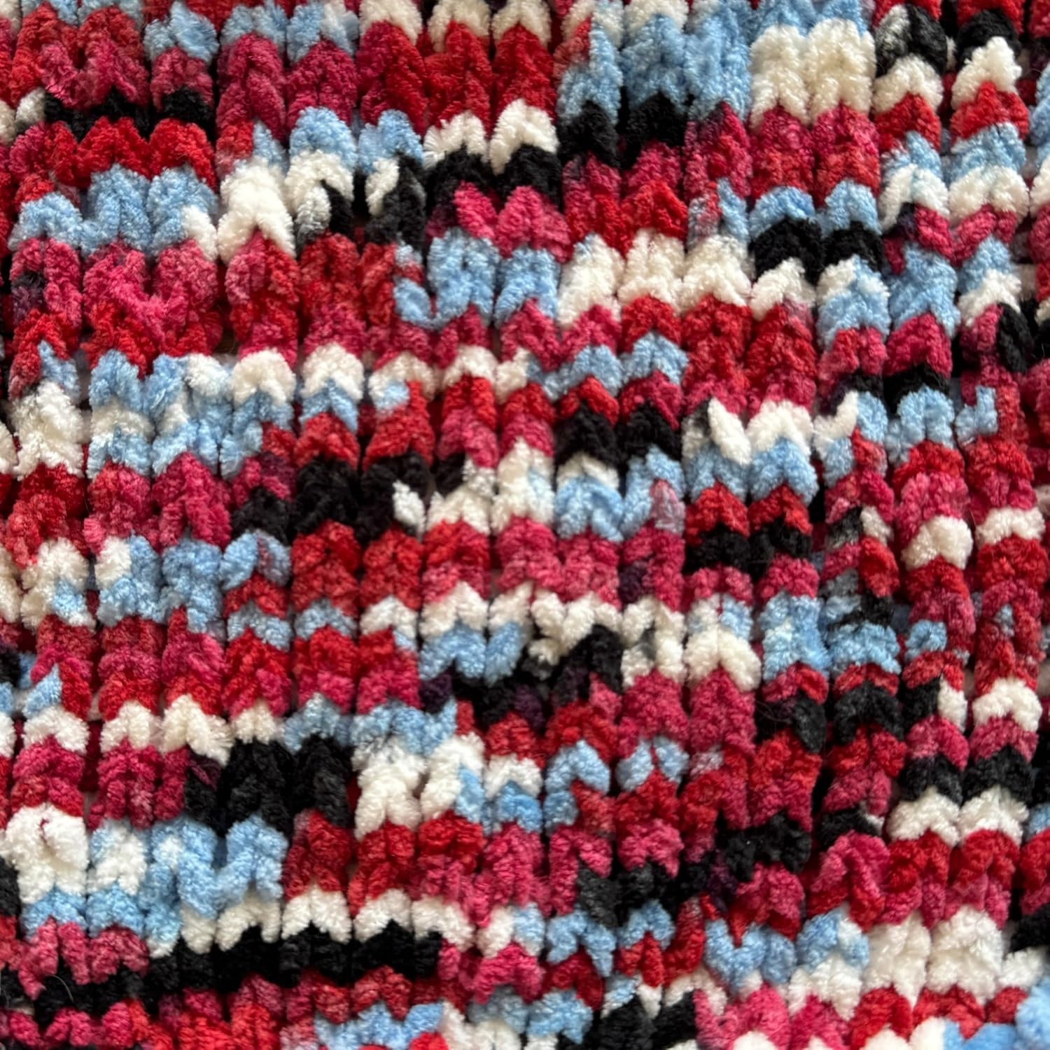 image:imageLion Brand Yarn Cover Story Favorite Blanket Yarn for Knitting and Crochet 223 Yards Lullaby 1 PackBurrrBerry